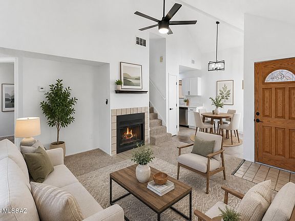 3rd image of 1421 W Calle Plomo