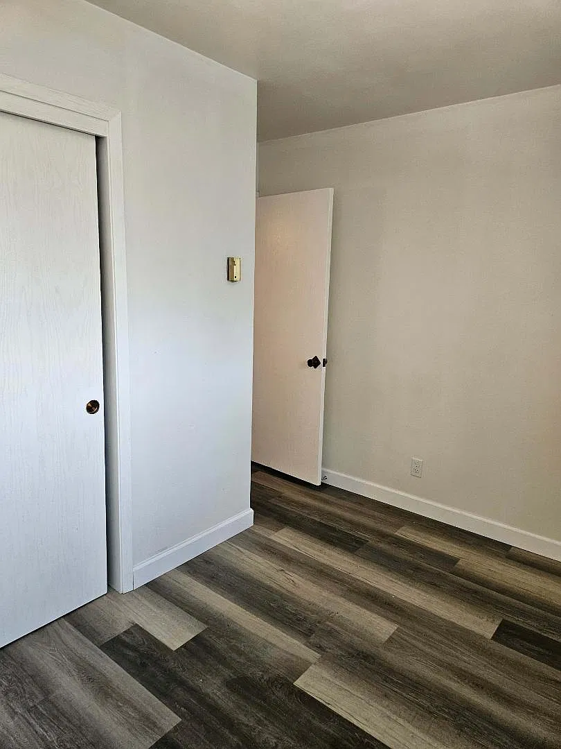 555 W High St - Apt 4 - 555 W High St — Photo 2