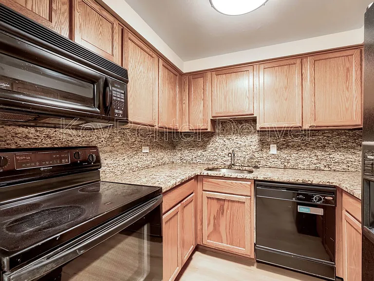 1350 Josephine St #109 — Photo 6
