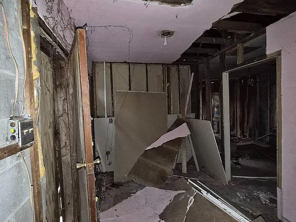 2nd image of 5304 E St SE