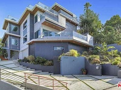 2nd image of 2330 N Hidalgo Ave
