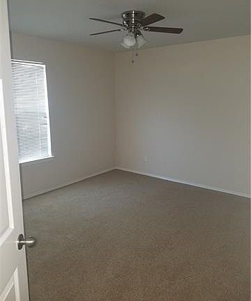 3rd image of 2215 Cedarwood Dr