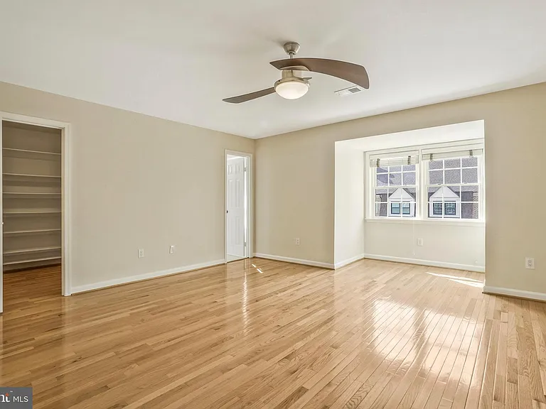 6366 Brampton Ct — Photo 25