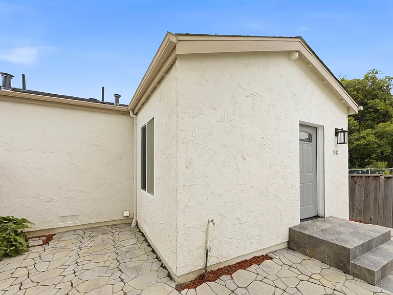 1802 Ponca Ct — Photo 18