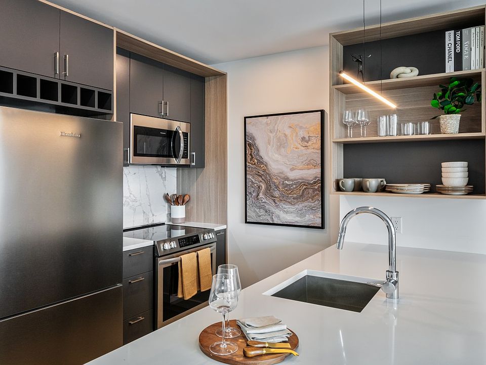 1st image of 72-01 Queens Blvd #431