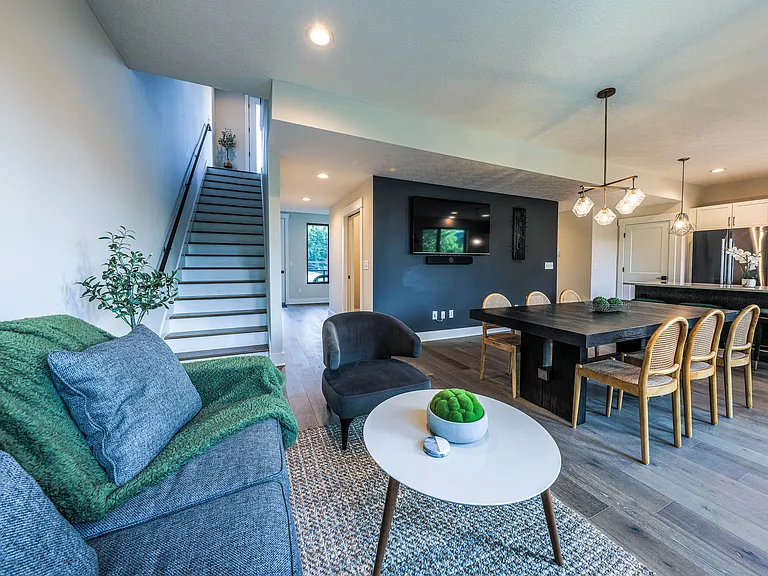 366 Zimpfer St — Photo 17