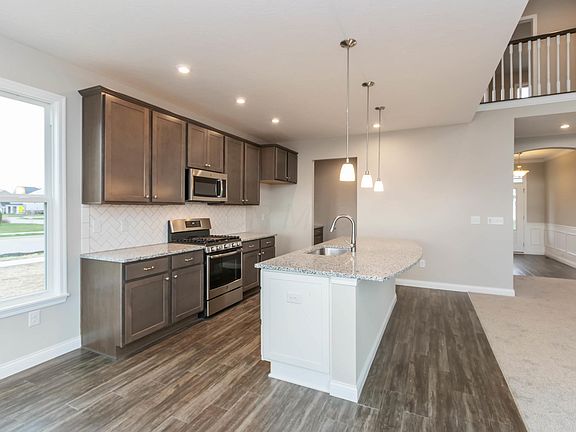 3rd image of 1390 Woodline Dr