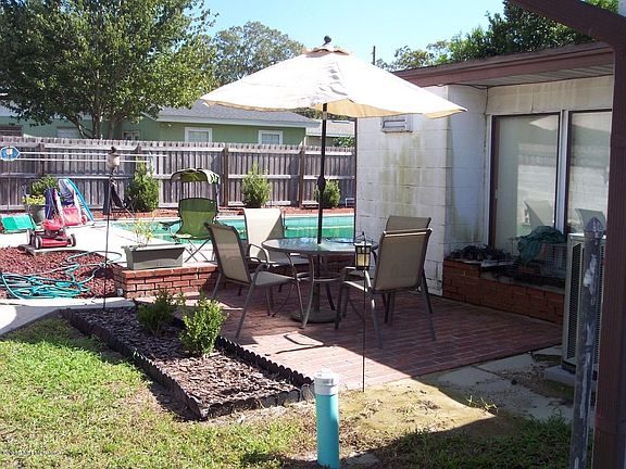 5th image of 2835 Tulip Cir E