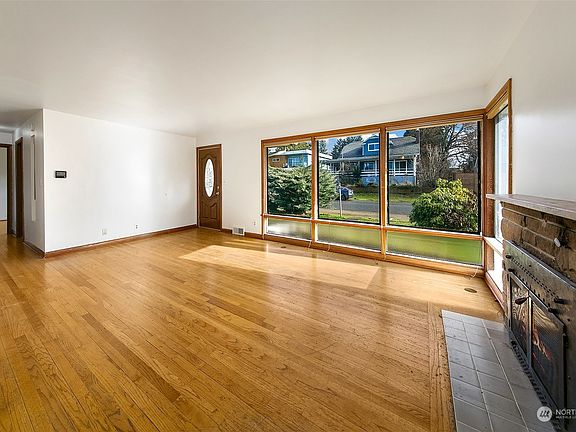 5th image of 12715 Dayton Avenue N