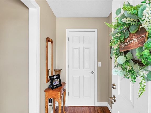 5th image of 303 Miller Ct