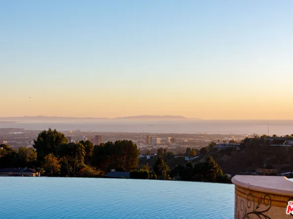 1247 Roberto Ln, Los Angeles, CA 90077