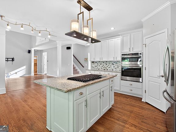 4th image of 1524 Lake Heights Cir