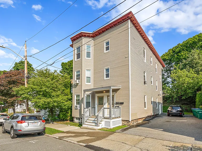 18 Saint Clair St #3 — Photo 1