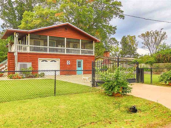 2nd image of 213 Cypress Dr