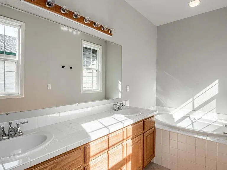 1238 NE Cedar Ridge Loop — Photo 14