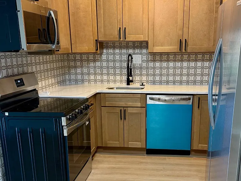 405 Winding Way — Photo 2