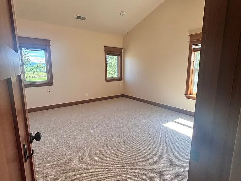 135 Emrie Ln — Photo 49
