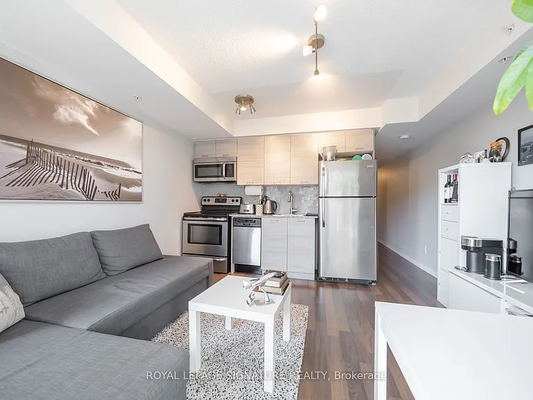 20 Joe Shuster Way #1208 — Photo 3