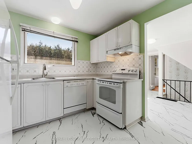 1842 Playfair Dr — Photo 8