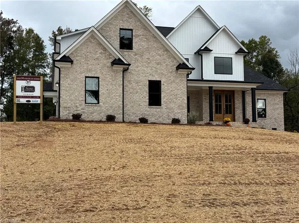 958 Medinah Dr, Winston Salem, NC 27107