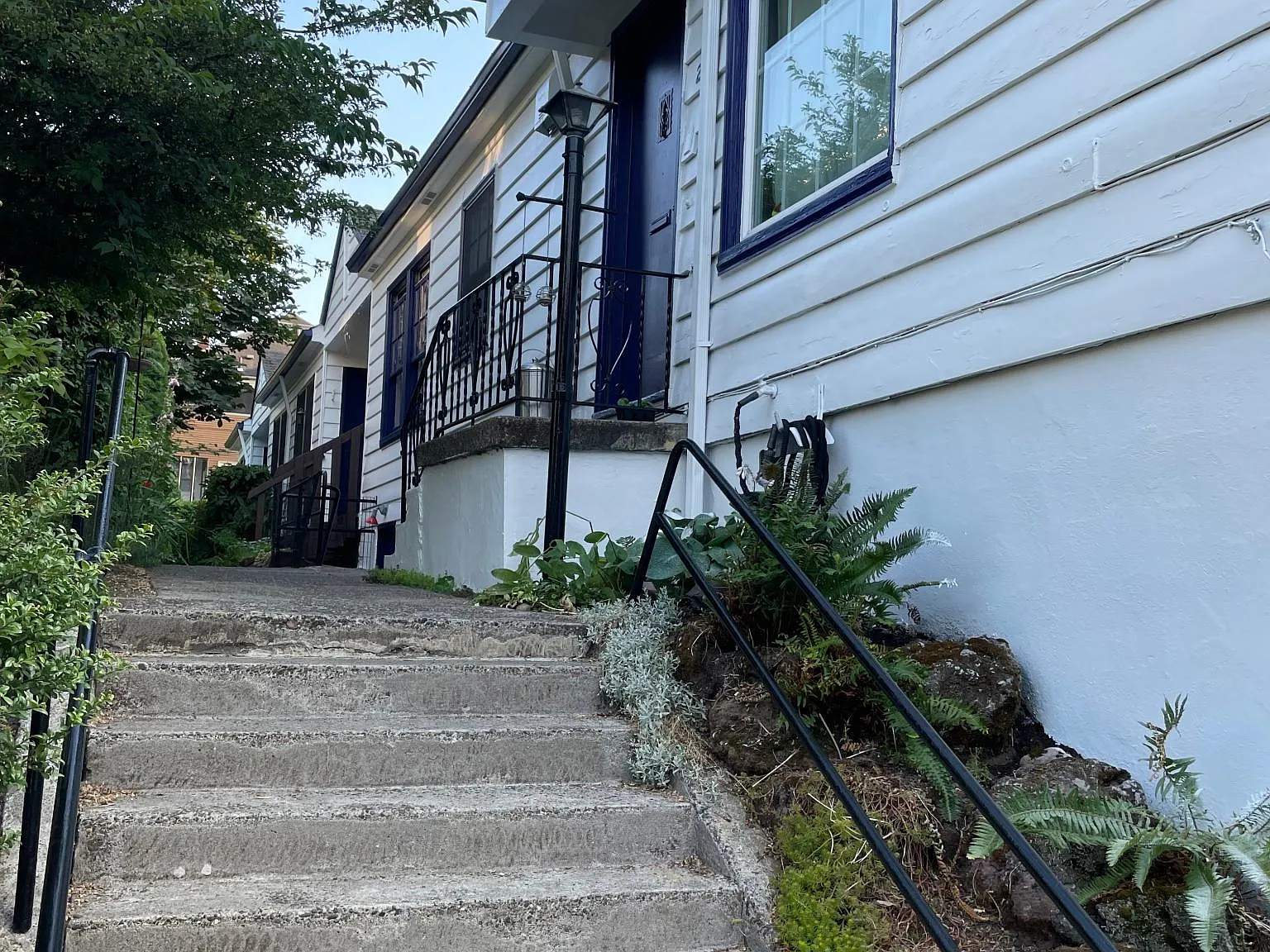 2374 NW Northrup St — Photo 3
