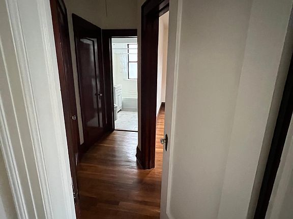 5th image of 99 Ravenhurst Ave #1