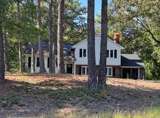 170 Sandalwood Dr, Spring Lake, NC 28390
