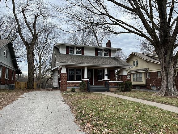 2nd image of 1321 W College St
