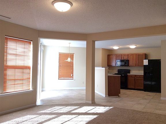 5th image of 10813 Miller Dr