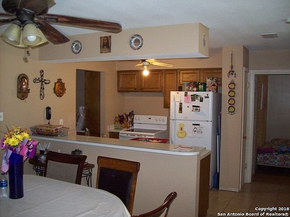 4th image of 1211 Canyon Ridge Dr