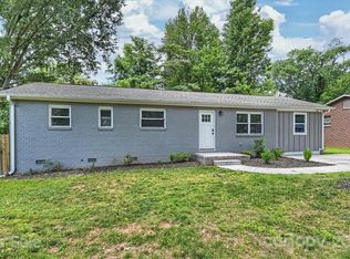 526 Frank Dr, Charlotte, NC 28215