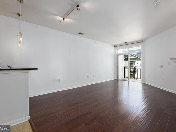 3rd image of 2665 Prosperity Ave APT 402