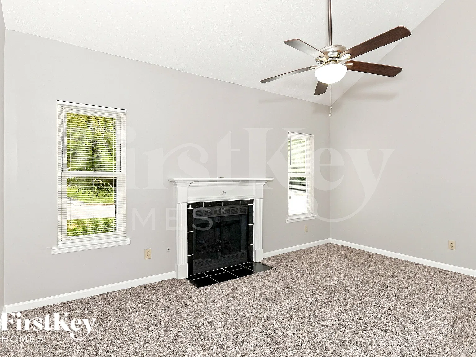 3 bed, 2.0 bath, 1428 sqft, $2,020 — Photo 3