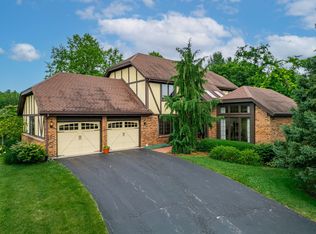 9450 Roanoak Dr, Rockford, IL 61107