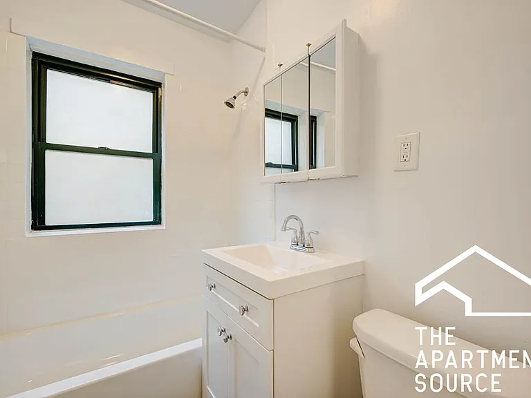2340 N Spaulding Ave #1B — Photo 8