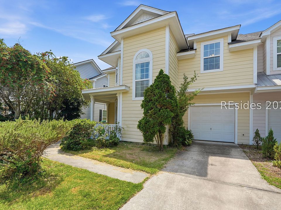 1st image of 8 Winterberry Ln