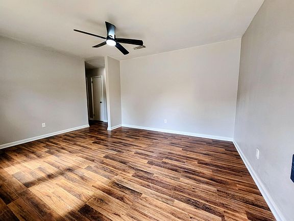 5th image of 8921 Claremont Ave