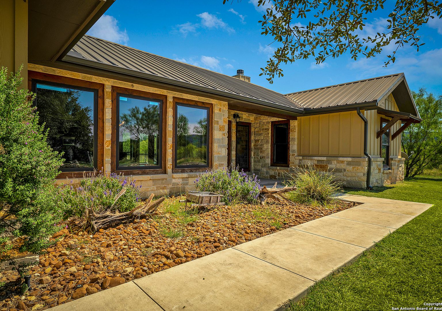 1185 Mountain Valley