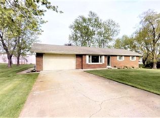 325 Almond St NW, Demotte, IN 46310