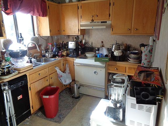 2nd image of 2900 Woodrich Dr