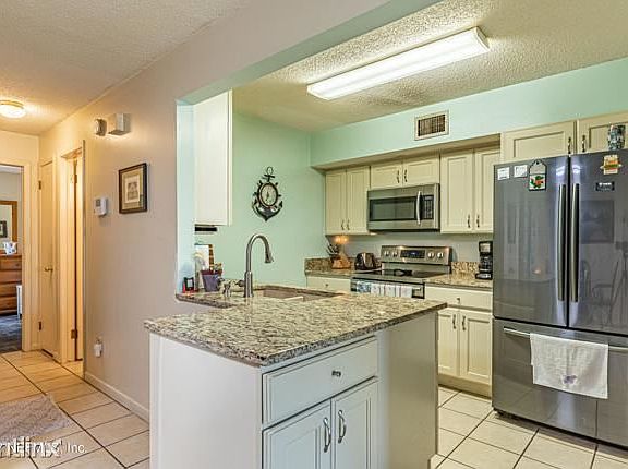 3rd image of 8442R Pineverde Ln