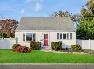 398 Concord Avenue, Lindenhurst, NY 11757