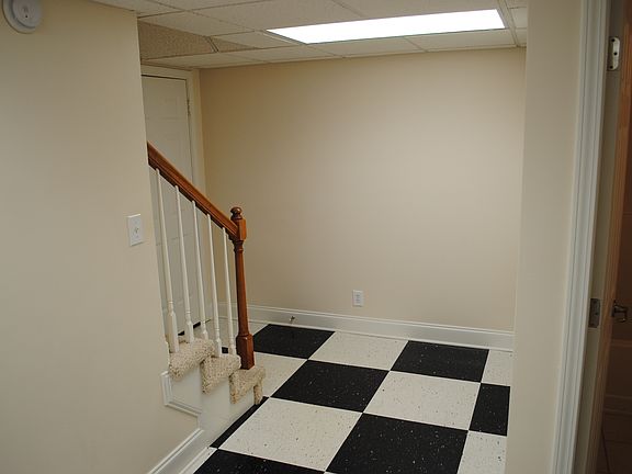 5th image of 1990 Stone Valley Ct