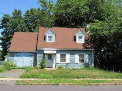31 E Broad St, Plainville, CT, 06062