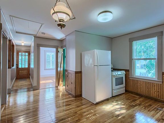 3rd image of 30 Hannigan Ct