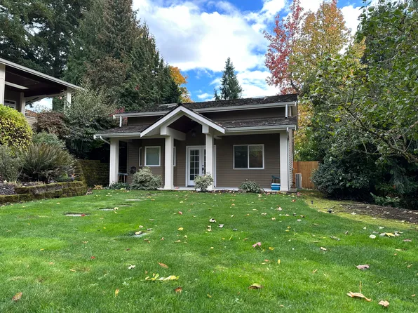 8407 SE 47th St, Mercer Island, WA 98040
