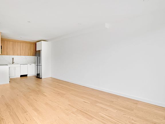 4th image of 215 Putman Ave #3A