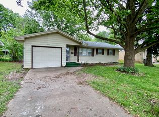 2236 N Nias Ave, Springfield, MO 65803