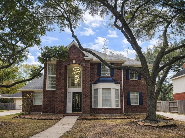 5818 Wilkins Ln, Sugar Land, TX 77479