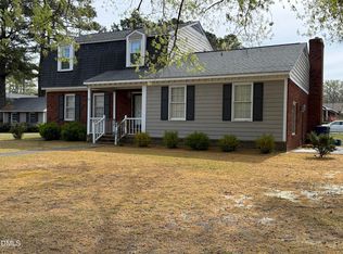 907 Chestnut Dr, Smithfield, NC 27577
